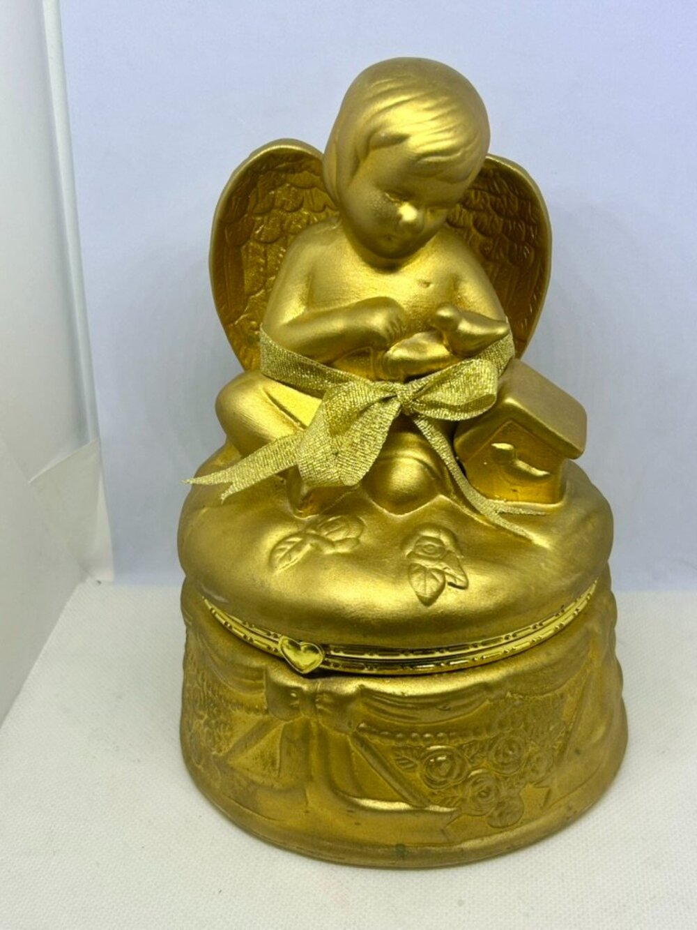 Vintage! 1970 Gold Angel Winged Cherub Trinket Jewelry Box Round 3D Hinged ~ 7”H